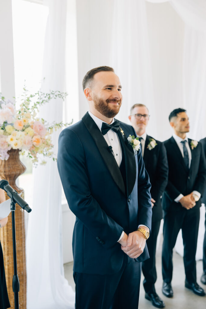 Romantic Magnolia Hill Farm wedding. Columbus Ohio Wedding venues