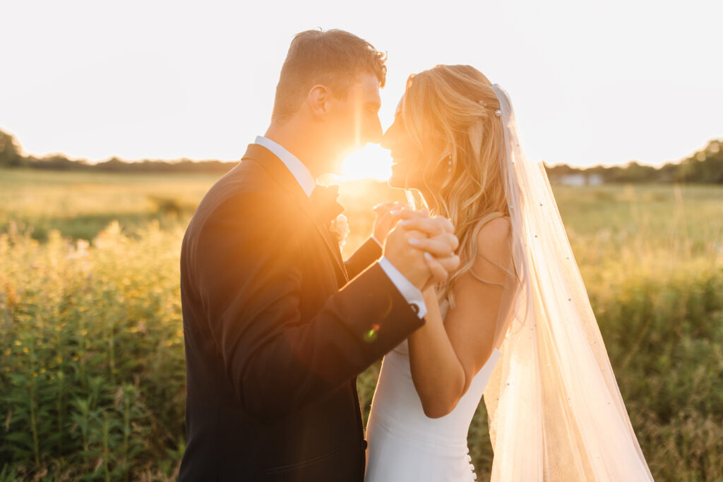 beautiful wedding sunset photos, columbus ohio wedding venue